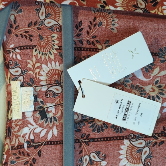 Sz 12 City Chic Heavenly Floral Jacket in Bronze! - Picture 3 of 10